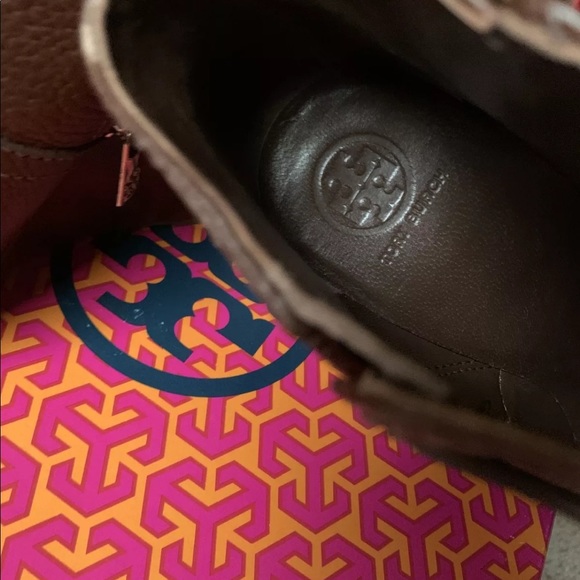 TORY BURCH ELINA WEDGE LEATHER BOOTIES SIZE 8 NEW WITH BOX AND DUST BAG - Picture 9 of 10